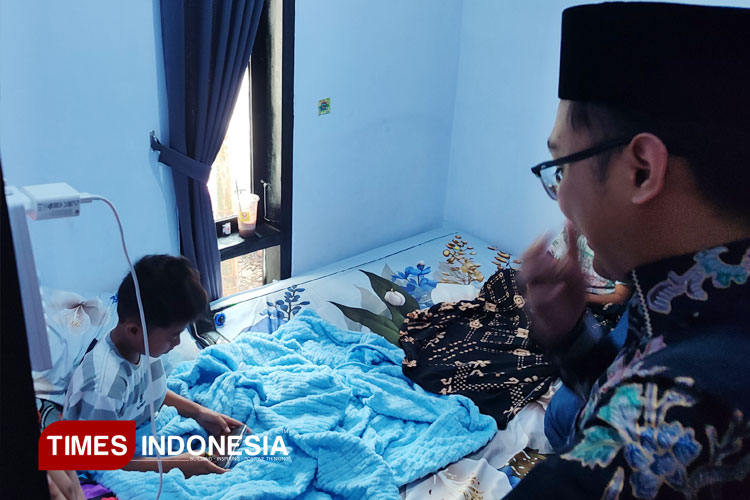 Haikal dan Kursi Roda di Teras Rumah: Cerita Selamat dari Reruntuhan Musala Al-Khoziny