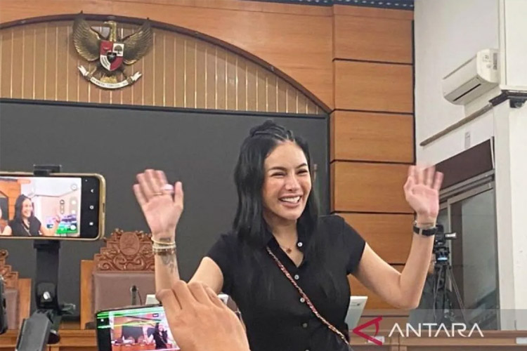 Nikita Mirzani Divonis 4 Tahun Penjara dan Denda Rp1 Miliar dalam Kasus Pemerasan