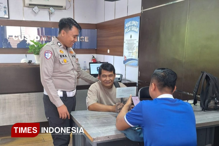 Sumpah Pemuda Bergema di Samsat Majalengka, Polantas Menyapa dengan Layanan Penuh Cinta