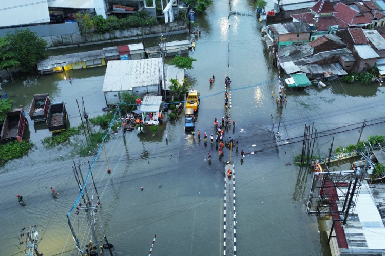 Banjir Semarang Bikin KA Probolinggo Delay Hampir 5 Jam
