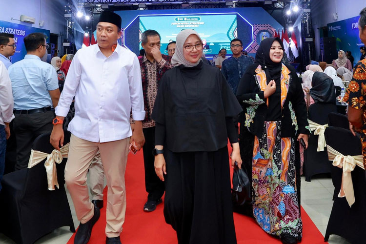 Ketemu Bupati Banyuwangi di Pasir Putih, Mas Rio: Terima Kasih Kehadiran Mbak Ipuk