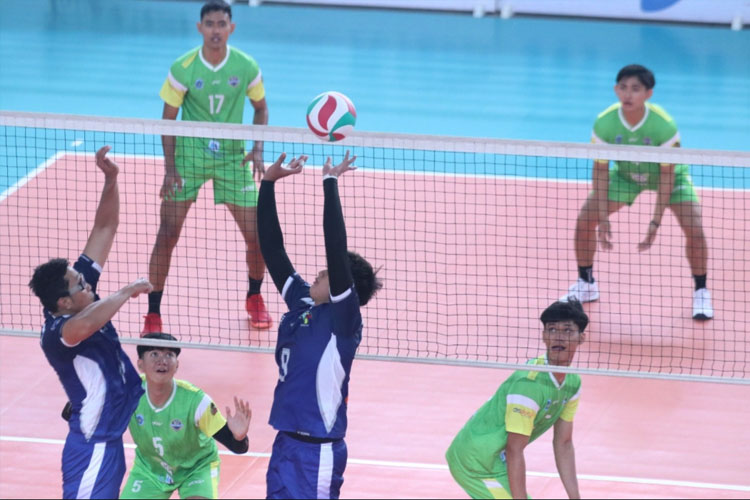 Kejurnas Livoli Divisi I di Lamongan semakin seru dan beberapa klub sudah memastikan lolos ke babak kedua. (FOTO: PBVSI)