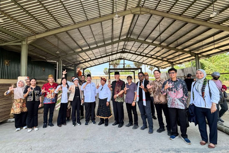 Labuan Bajo kembangkan ekonomi kreatif berbasis bambu. (Foto : Dokumentasi TIMES Indonesia)