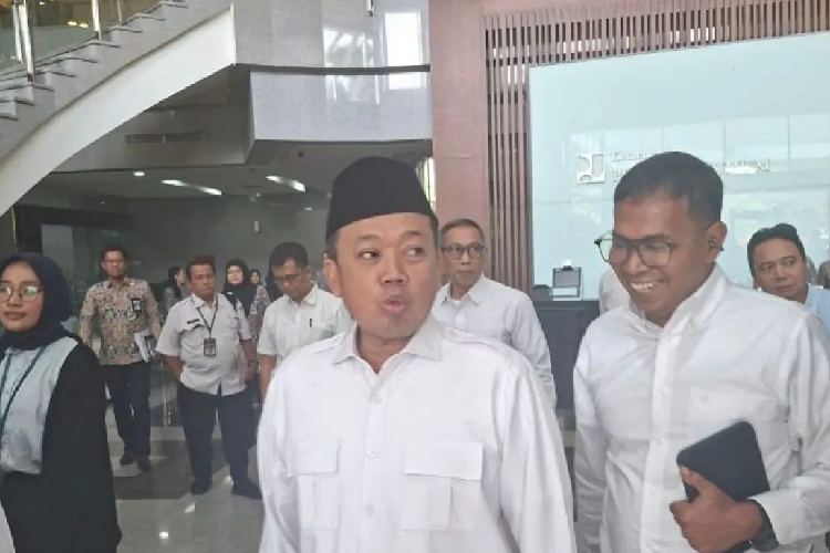 Menteri Agraria dan Tata Ruang/Kepala Badan Pertanahan Nasional (BPN) Nusron Wahid menghadiri pertemuan di Kementerian Pekerjaan Umum, Jakarta pada Rabu (29/10/2025). (FOTO: ANTARA/Aji Cakti)