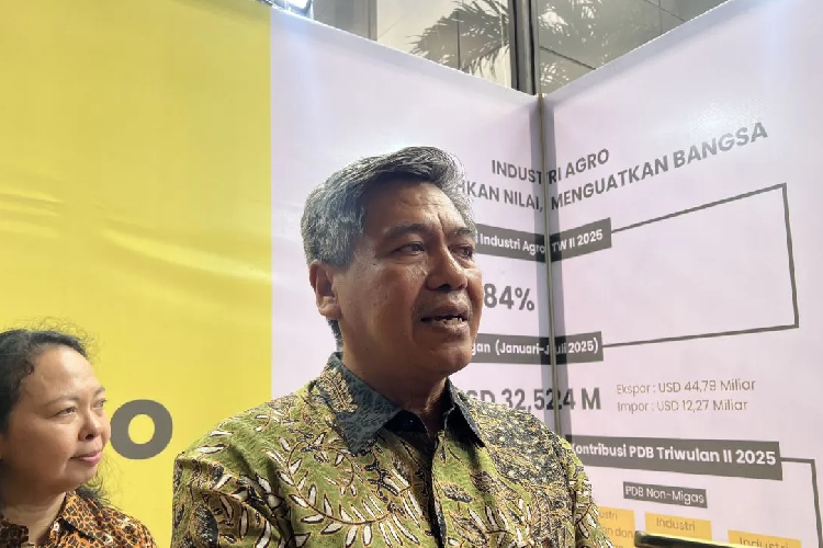 Pelaksana Tugas Direktur Jenderal Industri Agro Kemenperin Putu Juli Ardika memberi keterangan ketika ditemui di sela acara pembukaan Pameran Industri Agro yang digelar, di Kantor Kemenperin Jakarta, Rabu (29/10/2025). (ANTARA/Putu Indah Savitri)
