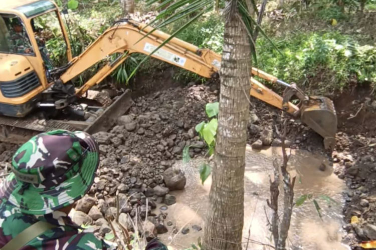 TMMD 126 Malang Normalisasi Sungai Tembus 1,3 Kilometer, Cegah Banjir di Desa Lebakharjo