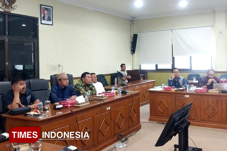 DPRD Sidoarjo Datangkan Ahli Hukum Unair, Tembok Mutiara City–Regency Masuk Jalan Umum