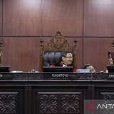 Kalah Lawan Dosen, Usia Pensiun Guru Tetap 60 Tahun Usai Gugatan Ditolak MK