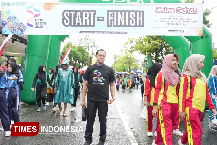 Ribuan Santri dan Warga Ikuti Jalan Sehat, LKNU Pacitan: Bentuk Cinta NKRI
