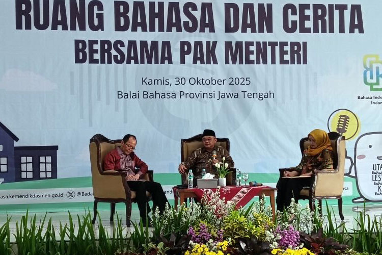 Menteri Pendidikan Dasar dan Menengah Prof Abdul Mu'ti saat diskusi