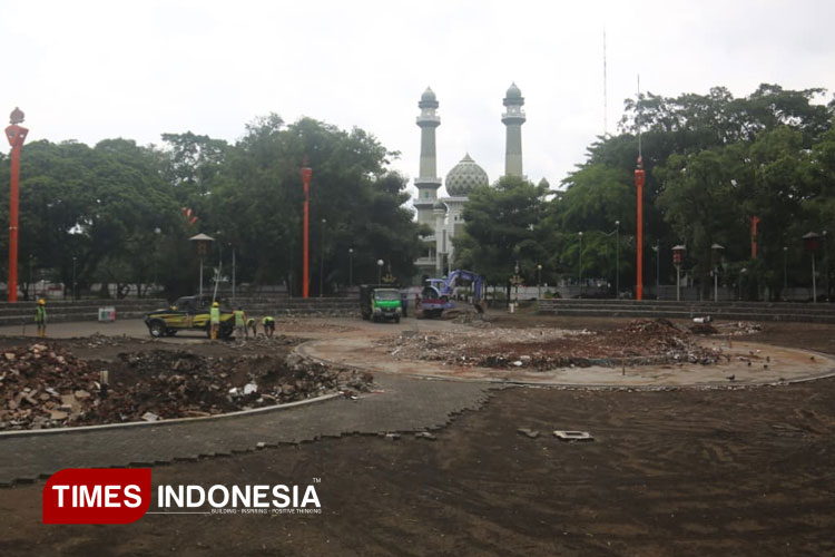 Progres-pengerjaan-revitalisasi-Alun-alun-Merdeka-Malang-B.jpg