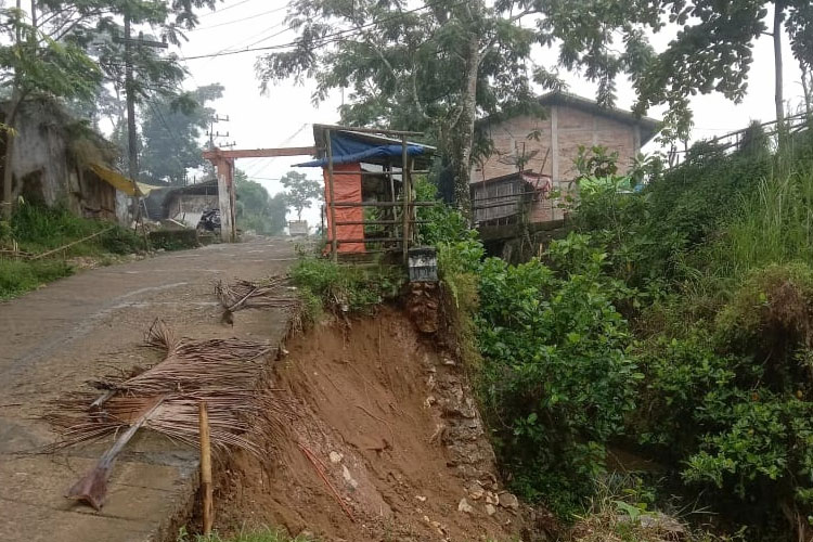 Pacitan Darurat Longsor, 28 Rumah dan Sejumlah Fasilitas Umum Rusak