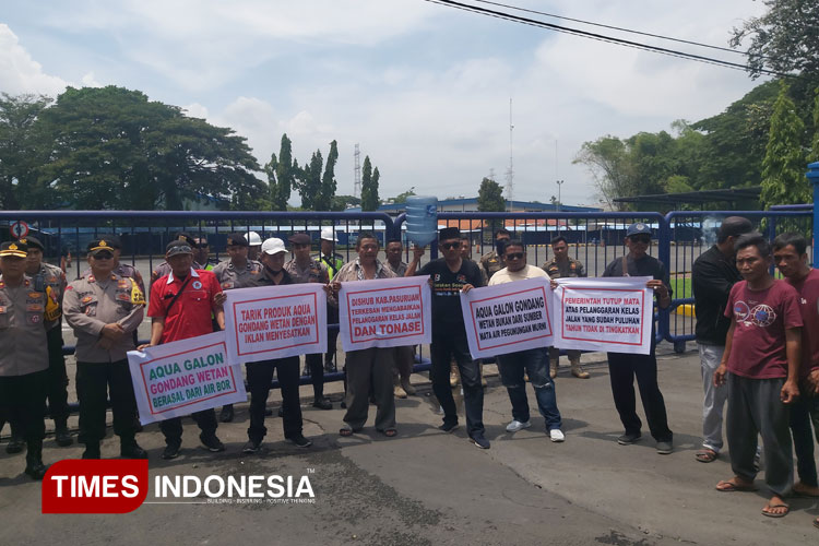 aksi-demo-AQUA-Pasuruan-2.jpg