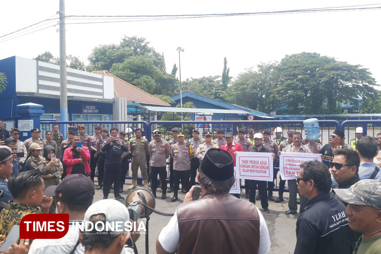 Warga Demo Tuntut AQUA Pasuruan Ditutup, Diduga Lakukan Pembohongan Publik Soal Sumber Air