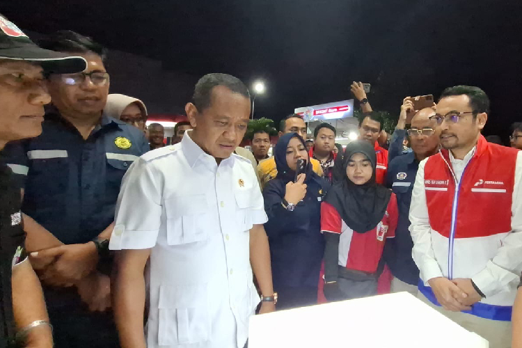 Bahlil Sidak SPBU Pertamina di Malang, Timsus Diterjunkan Selidiki BBM Akibatkan Kendaraan “Mbrebet”