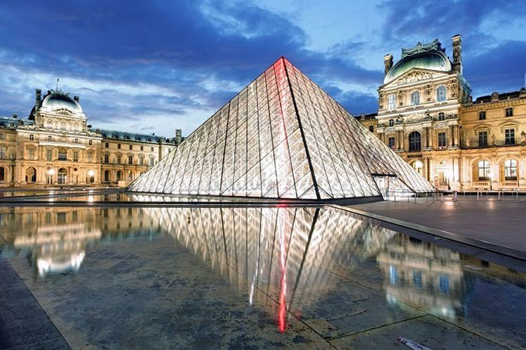 5 Pelaku Perampokan Museum Louvre Paris Ditangkap