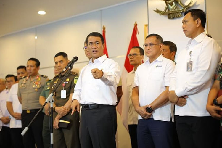 Mentan Alihkan Distribusi Pupuk Subsidi ke Kopdes Merah Putih, 190 Kios Dicabut Izin