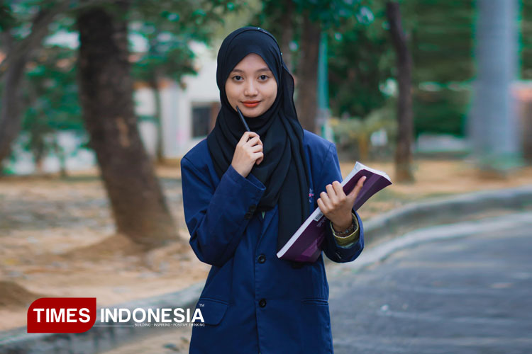 Kisah Inspiratif Arinal Haq Fauziah Melawan Tabu Pendidikan Perempuan