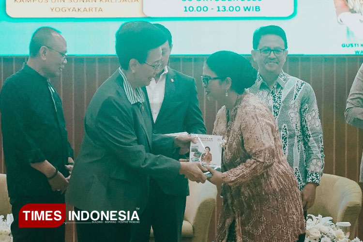 Rilis Buku Menguatkan DPD RI, GKR Hemas: Otonomi Daerah, Kunci Indonesia Emas 2045