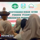 Bangun Narasi Positif, Hikmah Bafaqih Serahkan Hibah 150 Kitab Kuning ke Pesantren se-Malang Raya
