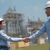 Emiten Chandra Asri, dari Rugi ke Raih Laba Fantastis Rp27 Triliun