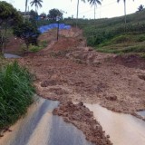 Longsor di Akses Jalan Tulungagung–Trenggalek via Pagerwojo