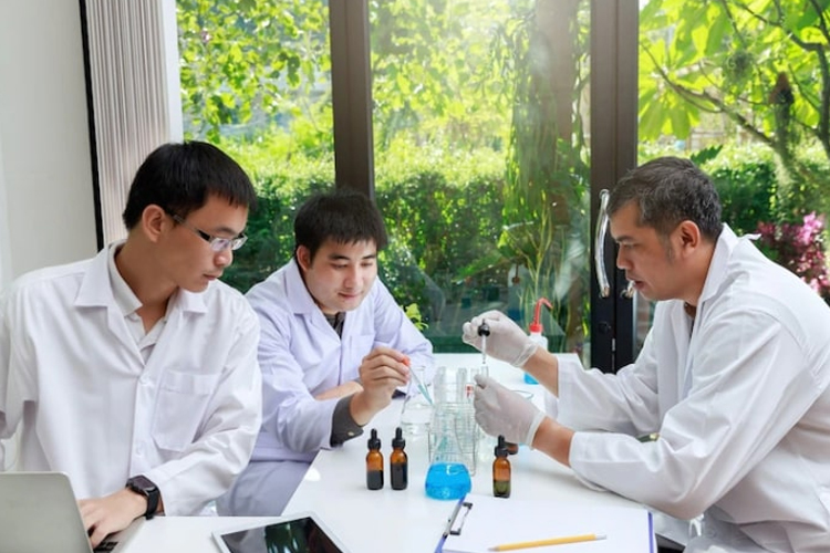 Mendiktisaintek: Banyak Riset Kampus Berhenti di Jurnal, Tak Sampai ke Industri