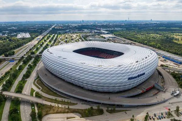 Stadion-Allianz-Arena-milik-Bayern-Munich-b.jpg