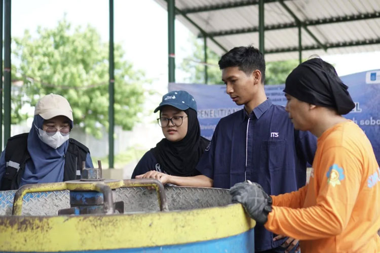 Buka Lapangan Kerja Desa, Paving Penyerap Banjir dari Limbah PLTU Hasil Inovasi ITS
