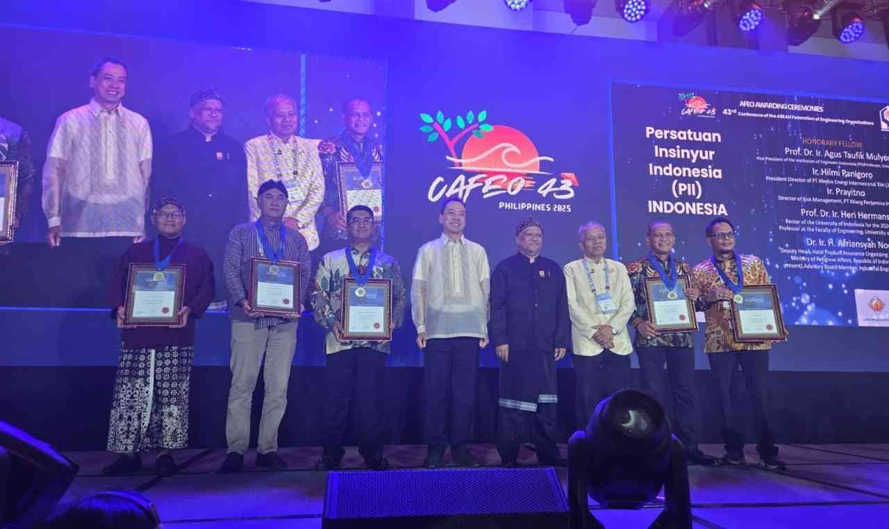 Momen penghargaan AFEO Honorary Fellow 2025 dari ASEAN Federation of Engineering Organisations (AFEO) di Clark City, Filipina. (Foto: UI)