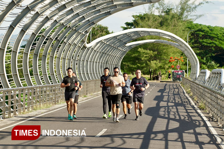 Lari Santai di Pagi Hari, AHY Terpikat Keindahan Banyuwangi