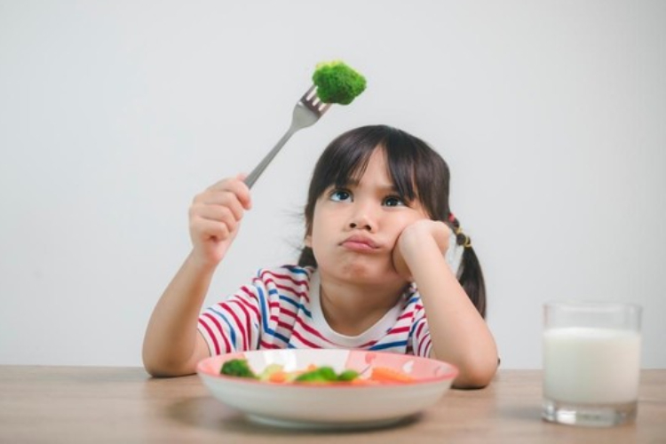 Ilustrasi. Anak pilih-pilih makanan. (Foto: Shutterstock)