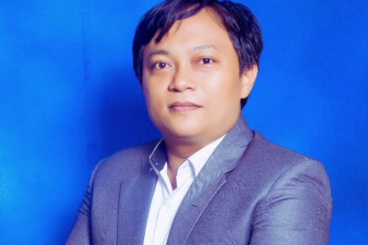 Dr. Moh. Ahsan Shohifur Rizal, M.Pd., Dosen Fakultas Bahasa dan Seni Universitas Negeri Surabaya (UNESA).