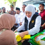 Kendalikan Inflasi, Gubernur Khofifah Gelar Pasar Murah di Bondowoso