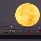 Supermoon Berang-berang Hiasi Langit Indonesia 5 November 2025