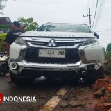 Diduga Mengantuk, Lansia Kemudikan Pajero Tabrak Taman di Depan Kodim Pacitan