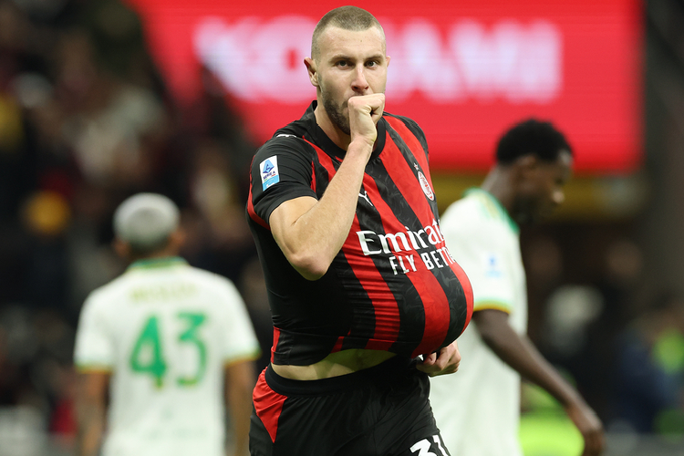 Maignan Gemilang, AC Milan Jaga Asa di Papan Atas Setelah Bekuk Roma