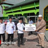 Kemenag Kalteng Salurkan Bantuan untuk Pesantren dan Para Ustad