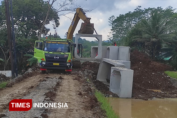 Normalisasi Tanggul Irigasi Siwuluh Banjarnegara Ditarget Dua Bulan Selesai