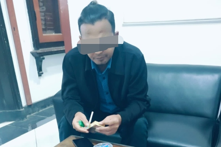 Diduga Ancam Warga Pakai Parang, Mantan Kades di Bondowoso Diamankan Polisi