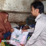 Empati Bagi Pasutri Lansia yang Tinggal di Rumah Tak Layak Huni