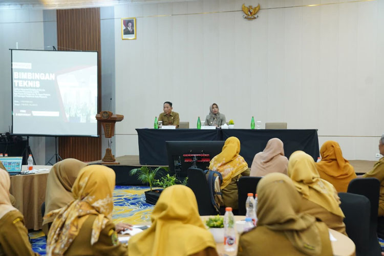 Wali Kota Mojokerto, Ika Puspitasari pada saat menyampaikan tentang pentingnya I-DIS versi 3.0 untuk kedisiplinan ASN di Lynn Hotel, Selasa (4/11/2025). (Foto: Dok. TIMES Indonesia)