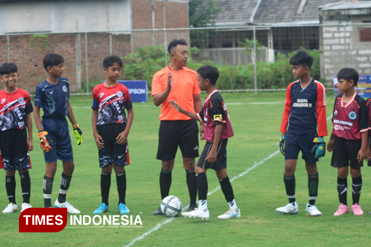 Turnamen mini soccer di Bondowoso, olahraga ini segera masuk cabor resmi KONI (FOTO: Moh Bahri/TIMES Indonesia)