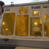 Kenaikan Emas Picu Inflasi, Ini Peringatan Ekonom