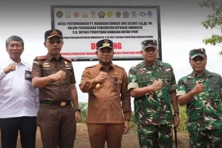 Tim Satgas Penertiban Kawasan Hutan (PKH) di Kalimantan Timur.