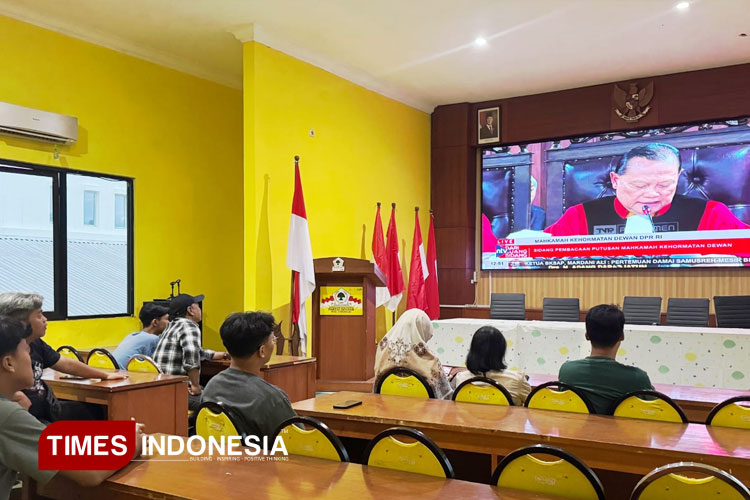 nonton-bareng-nobar-sidang-Mahkamah-Kehormatan-Dewan-MKD-DPR-RI-2.jpg