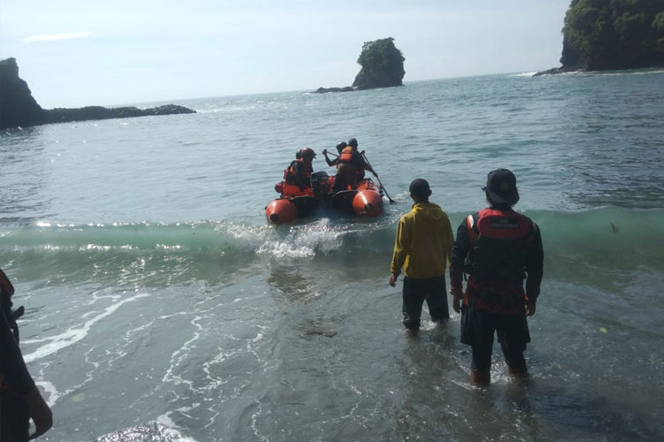 Polres Malang dan SAR Gabungan Lanjutkan Pencarian Korban Ibu dan Anak Hanyut