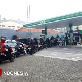 Warga Rela Antre Panjang BBM di BP AKR PAsca Viral Motor Brebet