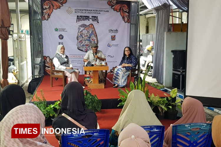 Diskusi Publik bertema “Dapur Urban: Antara Tradisi dan Inovasi”, yang menjadi bagian dari rangkaian acara Nguri-nguri Budoyo Pawon Kampung Ketawanggede, Rabu (5/11/2025). (Foto: Achmad Fikyansyah/TIMES Indonesia)