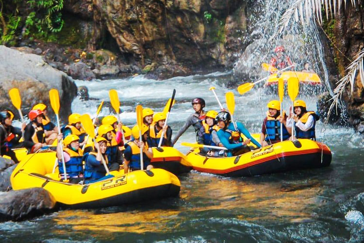 Pekalen Rafting Probolinggo. (FOTO: nusantaratrip)